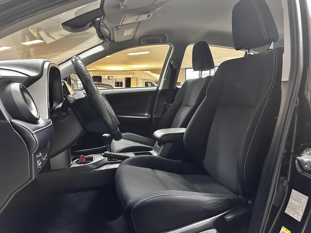 Toyota RAV4 2.5 Hybrid Energy/ Automaat!/ Trekhaak/ Apple+Android/ Keyless GO/ 17''LMV/ Voorruitverw./ Stoelverw./ Clima/ Navi/ Cruise/ Bluetooth/ Multi.LEDER.Stuur/ Elek.Pakket/ Isofix/ PDC V+A.