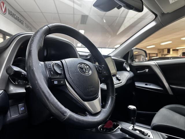 Toyota RAV4 2.5 Hybrid Energy/ Automaat!/ Trekhaak/ Apple+Android/ Keyless GO/ 17''LMV/ Voorruitverw./ Stoelverw./ Clima/ Navi/ Cruise/ Bluetooth/ Multi.LEDER.Stuur/ Elek.Pakket/ Isofix/ PDC V+A.