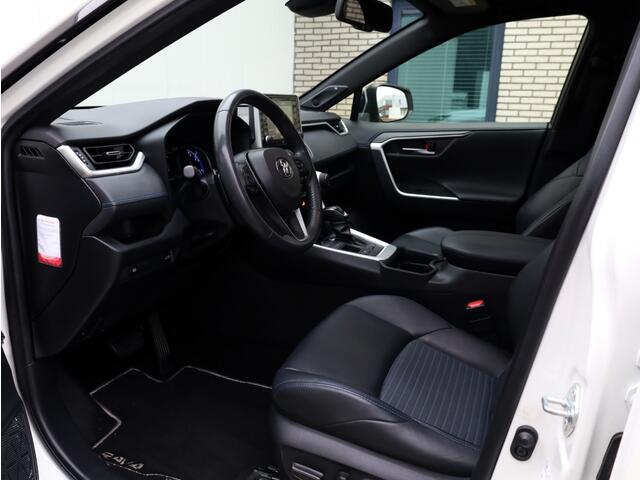 Toyota RAV4 2.5 Hybrid Bi-Tone | Panoramadak | JBL | Treeplanken