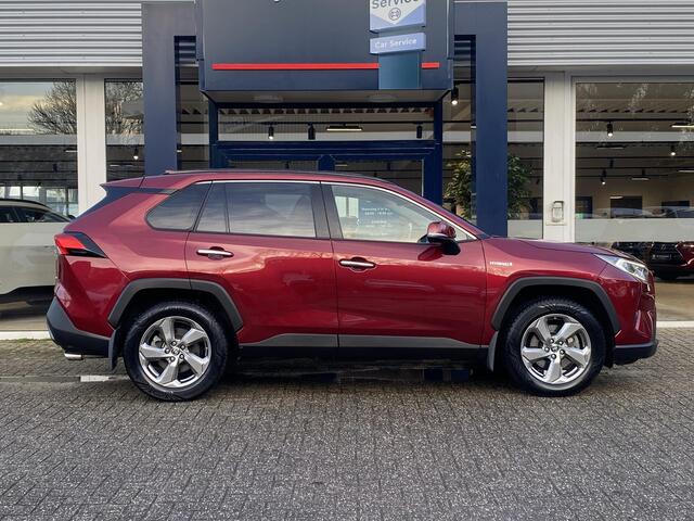 Toyota RAV4 2.5 Hybrid AWD Executive / Automaat / NL-Auto / Vol-Leder / JBL-Audio / Elektr.-Stoelen met Geheugen / Adaptieve Cruise-Control / Climate-Control / Stoelverwarming / Trekhaak / Dodehoek-Detectie / Draadloze-Telefoonlader / Apple-Carplay & Android-Auto / L