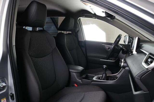 Toyota RAV4 2.0 VVT-iE Dynamic Innovation Pack 2000 kilo trekgewicht | Alarm