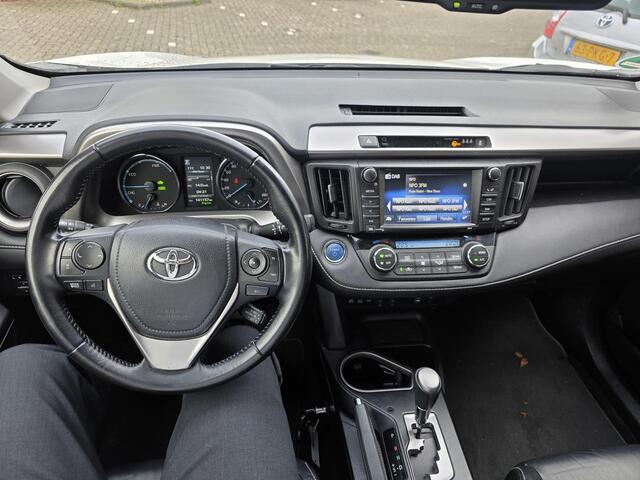 Toyota RAV4 2.5 VVT-i Hybrid Executive Bearlock