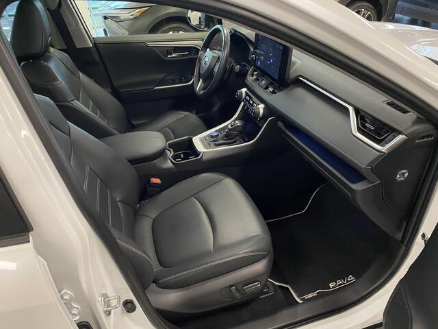 Toyota RAV4 2.5 Hybrid AWD Executive Edition | Pano dak | Trekhaak