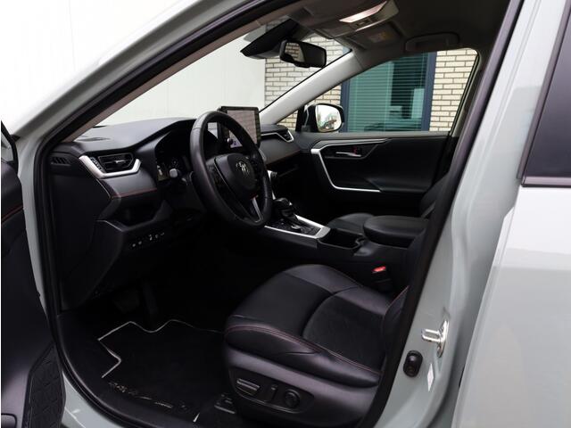 Toyota RAV4 2.5 Hybrid AWD Adventure | Treeplanken | Stoel/Stuurwielverwarm