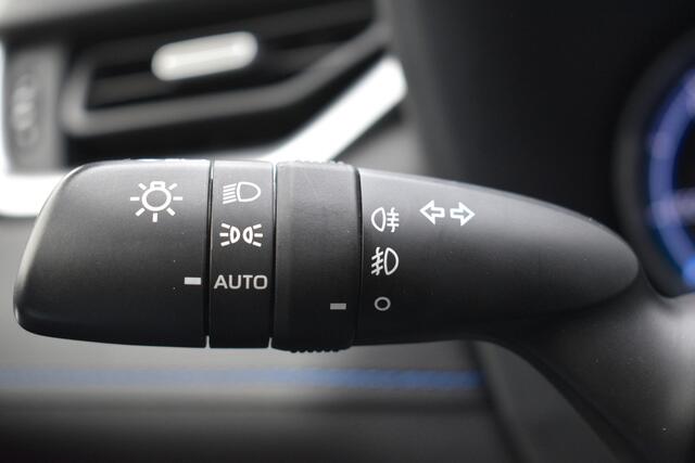 Toyota RAV4 2.5 Hybrid Bi-Tone Limited Automaat 218pk | Trekhaak | Stoel & Stuurverwarming | PDC | Achteruitrijcamera |