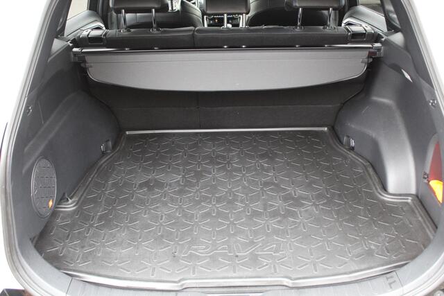 Toyota RAV4 2.5 Hybrid AWD Bi-Tone | Rijklaar | 360 Camera | Navi | Trekhaak | Stoel/Stuurverw. | Elek. Achterklep | Blind Spot