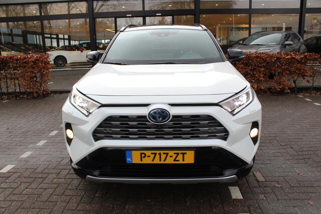 Toyota RAV4 2.5 Hybrid AWD Bi-Tone | Rijklaar | 360 Camera | Navi | Trekhaak | Stoel/Stuurverw. | Elek. Achterklep | Blind Spot
