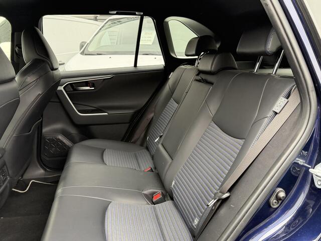 Toyota RAV4 2.5 Hybrid Style Bi-Tone | Stoelverwarming | Adaptieve Cruise Control | Keyless start & Entry | Trekhaak |