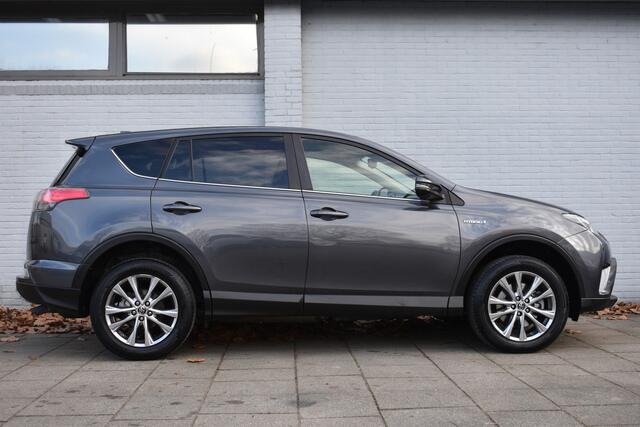 Toyota RAV4 2.5 Hybrid Dynamic Limited Automaat 197pk | BSM | Stoel met geheugen | Stoelverwarming | Keyless entry | PDC |