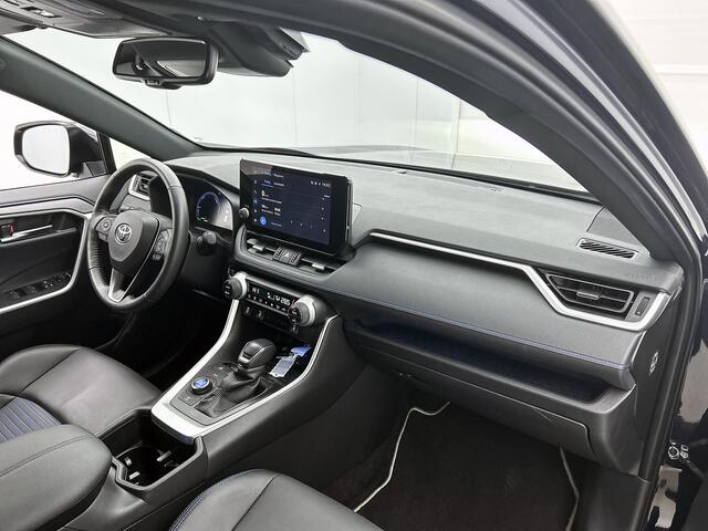 Toyota RAV4 2.5 Hybrid AWD Bi-Tone | BTW Voertuig | Stoelverwarming | Draadloos laden |