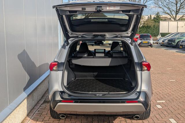Toyota RAV4 AWD Bi-tone Stoel & Stuurwielverwarming, Parkeersensoren rondom, Elektrisch verstelbare bestuurdersstoel