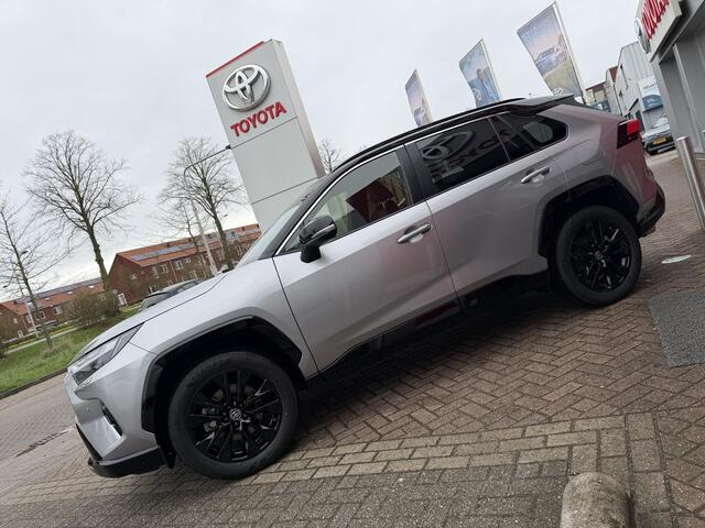 Toyota RAV4 2.5 Hybrid AWD Style | Bi-Tone | Trekgewicht 1650kg | Stoel+Stuur verwarming