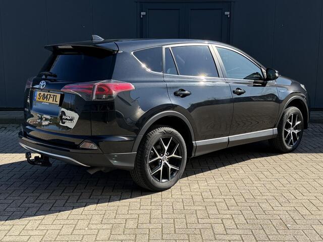 Toyota RAV4 2.5 Hybrid Style / Automaat / Trekhaak / Navigatie / Adaptieve Cruise Control / Climate Control / Camera / Bluetooth / Stoelverwarming /