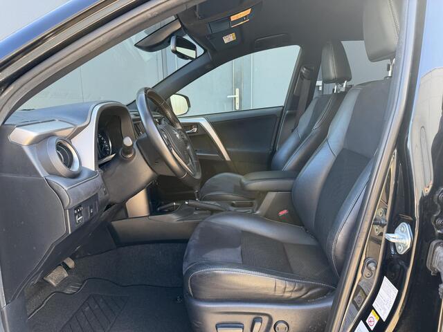 Toyota RAV4 2.5 Hybrid Style / Automaat / Trekhaak / Navigatie / Adaptieve Cruise Control / Climate Control / Camera / Bluetooth / Stoelverwarming /