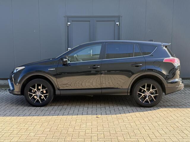 Toyota RAV4 2.5 Hybrid Style / Automaat / Trekhaak / Navigatie / Adaptieve Cruise Control / Climate Control / Camera / Bluetooth / Stoelverwarming /