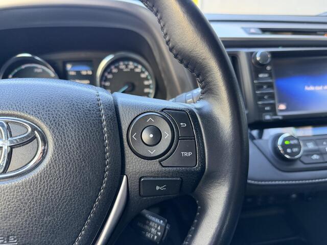 Toyota RAV4 2.5 Hybrid Style / Automaat / Trekhaak / Navigatie / Adaptieve Cruise Control / Climate Control / Camera / Bluetooth / Stoelverwarming /