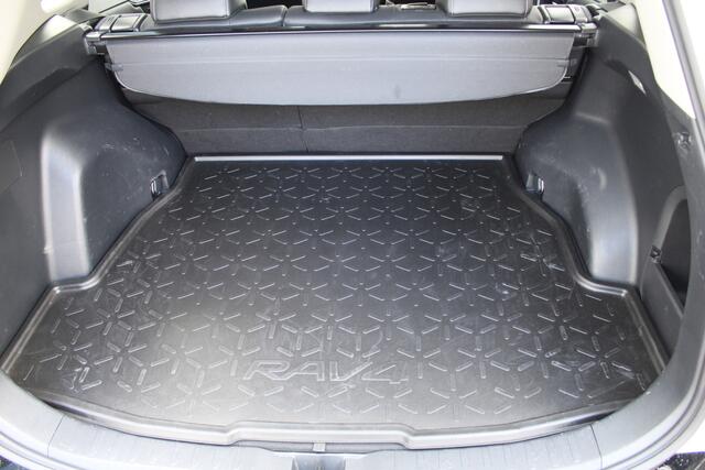 Toyota RAV4 2.5 Hybrid AWD Style Bi-Tone | Rijklaar | Parelmoer | Trekhaak | Apple/Android | Stoel-/stuurverw. | LED | El. achterklep | Dealer onderhouden | All season