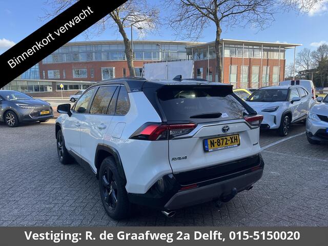 Toyota RAV4 2.5 Hybrid AWD Bi-Tone | 1650 KG trekgewicht | Trekhaak | Parkeersensoren | Apple Carplay & AndroidAUTO | Adapt.Cruise Control |