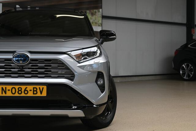 Toyota RAV4 2.5 Hybrid AWD Bi-Tone | Pano | 360° | Trekhaak | Elek. stoel & klep | 100% (Dealer) onderhouden label