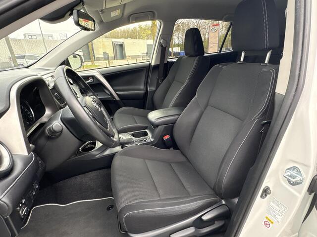 Toyota RAV4 2.5 Hybrid Style **APPLE CARPLAY & ANDROID AUTO/ STUURVERWARMING/ TREKHAAK**