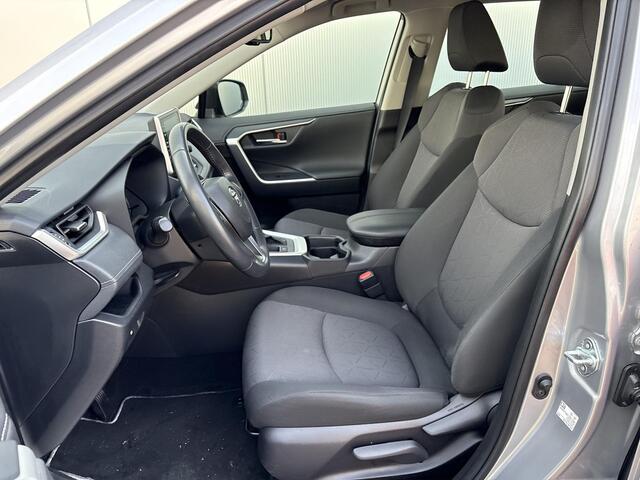 Toyota RAV4 2.5 Hybrid Active Ultimate **NAVIGATIE/ DODEHOEK DETECTIE/ STOELVERWARMING**