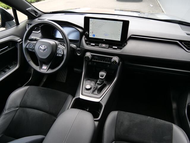 Toyota RAV4 2.5 Plug-in Hybrid AWD GR Sport 306 Pk Automaat Navi / DAB / Apple Carplay / Winterpakket / Rondom zicht camrea / HUD