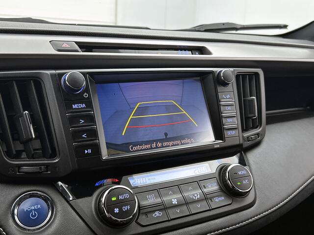Toyota RAV4 2.5 Hybrid AWD Style | 1.650 KG Trekgewicht | Trekhaak | Stoelverwarming | Elektrische Stoel | Onderweg-naar-dealer