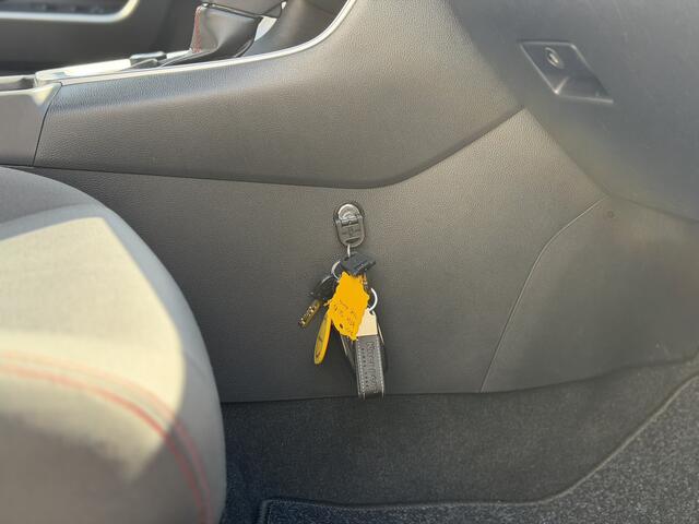 Toyota RAV4 2.5 Plug-in Hybrid AWD Dynamic | GEEN AFLEVERKOSTEN | Bearlock, Trekhaak, Elektrisch verstelbare bestuurdersstoel