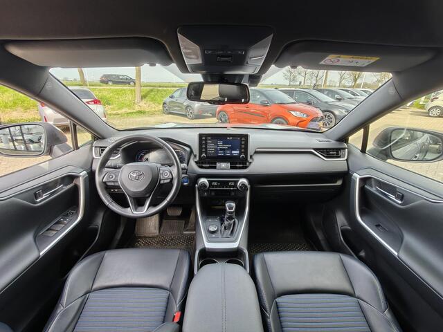 Toyota RAV4 2.5 Hybrid AWD Style 1650 kg Trekgewicht | Stoel- & Stuurverwarming | Trekhaak | Clima | Cruise | Apple Carplay - Android Auto