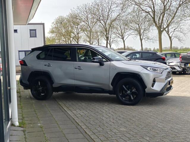 Toyota RAV4 2.5 Hybrid AWD Style 1650 kg Trekgewicht | Stoel- & Stuurverwarming | Trekhaak | Clima | Cruise | Apple Carplay - Android Auto