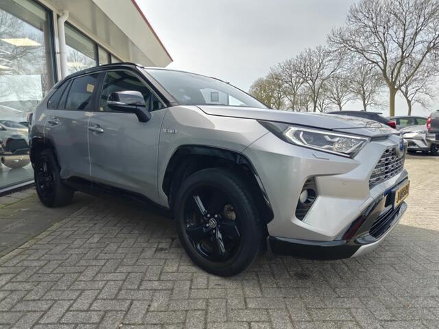 Toyota RAV4 2.5 Hybrid AWD Style 1650 kg Trekgewicht | Stoel- & Stuurverwarming | Trekhaak | Clima | Cruise | Apple Carplay - Android Auto