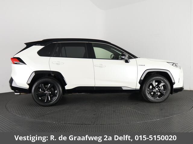 Toyota RAV4 2.5 Hybrid AWD Bi-Tone | 1650 KG trekgewicht | Trekhaak | Parkeersensoren | Apple Carplay & AndroidAUTO | Adapt.Cruise Control |