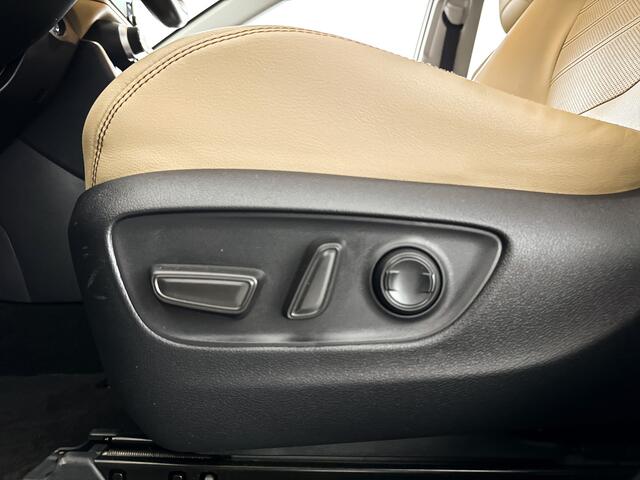 Toyota RAV4 2.5 Hybrid AWD Executive | Panoramadak | 360° camera | JBL Audio | Stoel- en Stuurverwarming | Stoelventilatie | Trekhaak