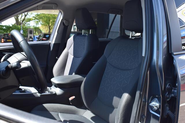 Toyota RAV4 2.5 Hybrid Dynamic BSM | Navigatie | Camera | 100% Toyota Onderhouden | 12 mnd BOVAG garantie | Whatsapp 06-53188999