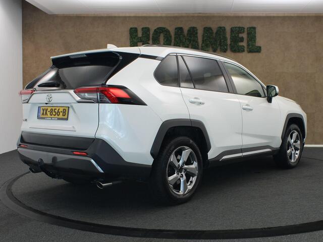 Toyota RAV4 2.0 VVT-iE First Edition - ORIGINEEL NEDERLANDSE AUTO - VASTE TREKHAAK - TREKGEWICHT 1500 KG -NAVIGATIE - ELEKTRISCHE ACHTERKLEP - PARKEERSENSOREN VOOR/ ACHTER - DODEHOEK DETECTIE - CONTINENTAL 4 SEIZOENENBANDEN - PARELMOER LAK - KEYLESS ENTRY/ START - 18