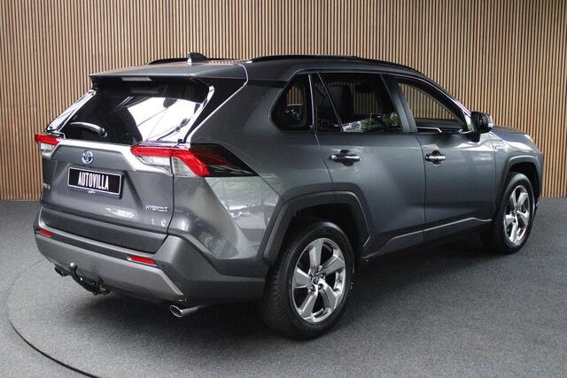 Toyota RAV4 2.5 Hybrid AWD Leer Navi Pano JBL sound Trekhaak Stoelverwarming voor en achter Camera PDC Stoelventilatie LM velgen