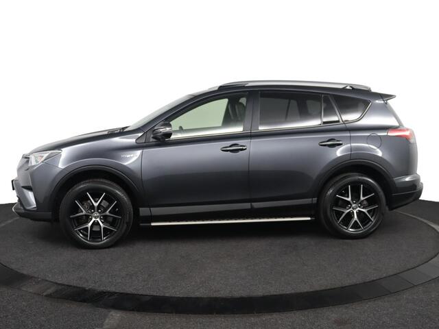 Toyota RAV4 2.5 Hybrid AWD Energy Plus | Trekhaak | 360Camera | Treeplanken | Parkeersensoren | Navigatie | Stoel/Stuurverwarming |