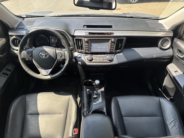 Toyota RAV4 2.5 Hybrid Executive | 06-10141018 Voor meer informatie