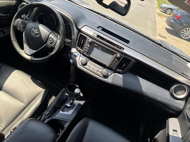 Toyota RAV4 2.5 Hybrid Executive | 06-10141018 Voor meer informatie