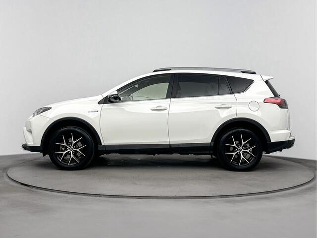 Toyota RAV4 2.5 Hybrid AWD Style Black & White Edition | Trekhaak | Navigatie |