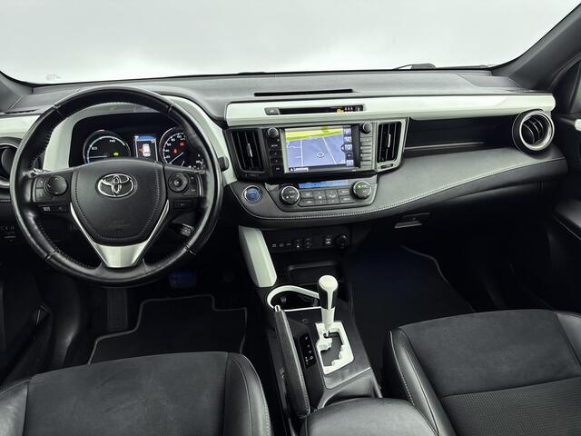 Toyota RAV4 2.5 Hybrid AWD Style Black & White Edition | Trekhaak | Navigatie |