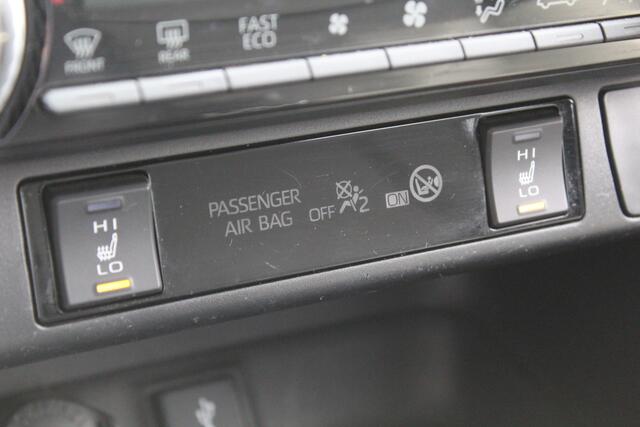 Toyota RAV4 2.5 Hybrid Style | Rijklaar | Trekhaak | Leder | Stoel-/stuurverw. | Apple/Android | LED | El. achterklep