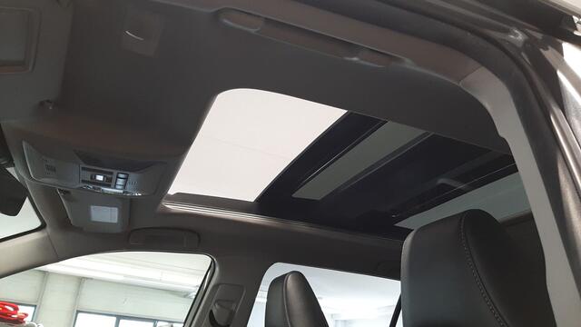 Toyota RAV4 2.5 Hybrid AWD Executive Origineel NL auto Treeplanken Trekhaak Premium Pack 1650kg trekgewicht AWD Executive Origineel NL auto Treeplanken Trekhaak Premium Pack 1650kg trekgewicht