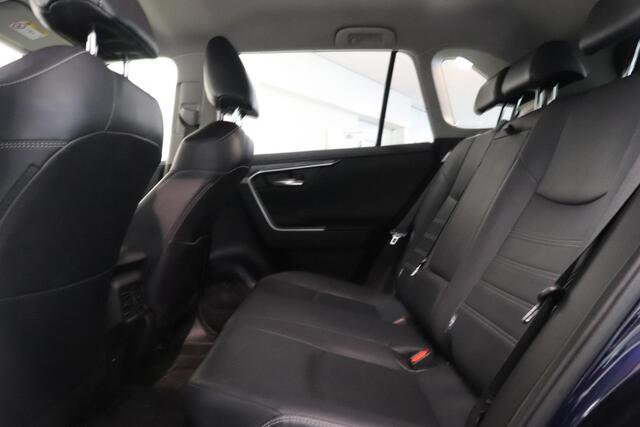 Toyota RAV4 2.5 Hybrid Business Plus | Camera | Adaptieve cruise | Leder bekleding | Trekhaak | AppleCarplay AndroidAuto Navigatie |