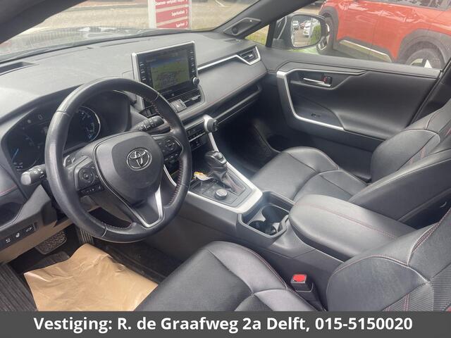 Toyota RAV4 2.5 Plug-in Hybrid AWD Bi-Tone Plus 1500 KG trekgewicht | JBL Audio | Stoelverwarming & ventilatie | Memory Seats | Navigatie