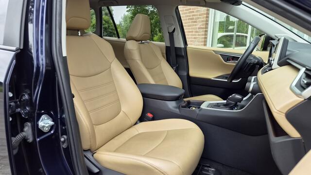 Toyota RAV4 2.5 Hybrid Executive, Panoramadak, Trekhaak, NL Auto!
