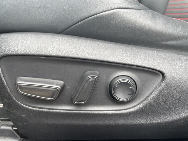 Toyota RAV4 2.5 Plug-in Hybrid AWD Style **PANORAMA DAK/ TREKHAAK/ JBL AUDIO**