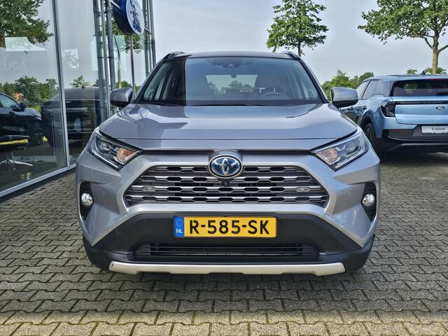 Toyota RAV4 2.5 Hybrid AWD Bi-Tone 220 pk | Trekhaak | Leder | Schuif-kanteldak | JBL geluid | Stoelverwarming | Camera etc.