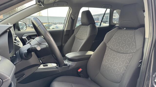 Toyota RAV4 2.5. Style | Navi | Camera | Cruise