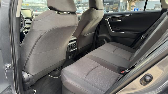 Toyota RAV4 2.5. Style | Navi | Camera | Cruise